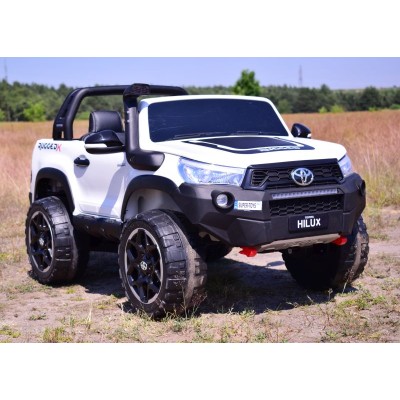 ORYGINALNA TOYOTA HILUX, 2X12V10AH W WALIZCE, PANEL SPORT, RADIO FM  4X4/DKHL850