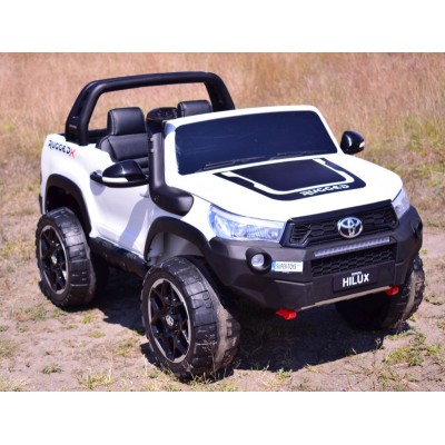 ORYGINALNA TOYOTA HILUX, 2X12V10AH W WALIZCE, PANEL SPORT, RADIO FM  4X4/DKHL850
