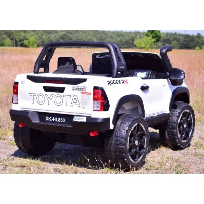 ORYGINALNA TOYOTA HILUX, 2X12V10AH W WALIZCE, PANEL SPORT, RADIO FM  4X4/DKHL850