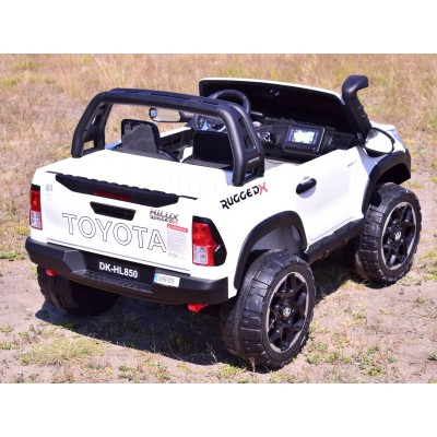 ORYGINALNA TOYOTA HILUX, 2X12V10AH W WALIZCE, PANEL SPORT, RADIO FM  4X4/DKHL850