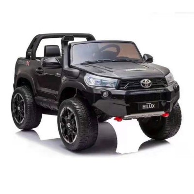ORYGINALNA TOYOTA HILUX, 2X12V10AH W WALIZCE,MP4, LAKIER, FULL OPCJA 4X4 /DKHL850