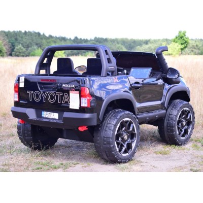 ORYGINALNA TOYOTA HILUX, 2X12V10AH W WALIZCE,MP4, LAKIER, FULL OPCJA 4X4 /DKHL850