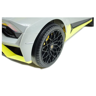 ORYGINALNE DRIFTUJĄCE  LAMBORGHINI  HURACAN STO NA AKUMULATOR/SMT-555-24V