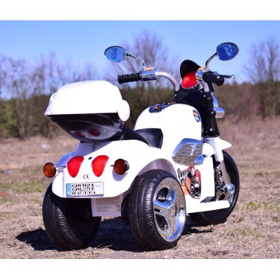 MOTOR CHOPPER  STRIKE Z  KUFERKIEM, KOGUTEM I POLICYJNYMI DŹWIĘKAMI/TR1508B