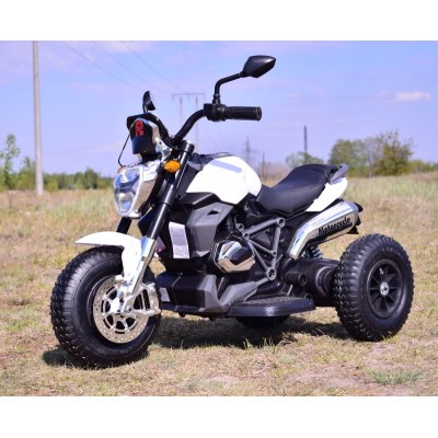 NAJNOWSZY  WIELKI MOTOR , POMPOWANE KOŁA, PANEL, DŹWIĘKI, SKÓRA, STRONG2/1280