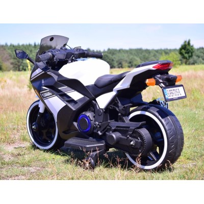 MEGA MOTOR ŚCIGACZ STRONG 2 EXCLUSIVE, ŚWIECĄCE KOŁA, GAZ W MANETCE, HAMULEC/DLS07