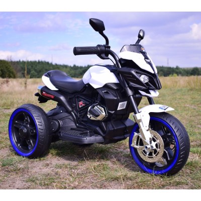 MOTOR MOTO 3 KOŁOWY, ŚWIECĄCE KOŁA, GAZ W MANETCE/BH818