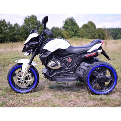 MOTOR MOTO 3 KOŁOWY, ŚWIECĄCE KOŁA, GAZ W MANETCE/BH818