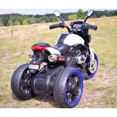 MOTOR MOTO 3 KOŁOWY, ŚWIECĄCE KOŁA, GAZ W MANETCE/BH818