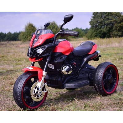 MOTOR MOTO 3 KOŁOWY, ŚWIECĄCE KOŁA, GAZ W MANETCE/BH818