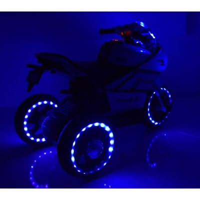 DUŻY MOTOR ŚCIGACZ  STRONG 2 EXCLUSIVE, ŚWIECĄCE KOŁA, 3 KOŁOWY/HT5188