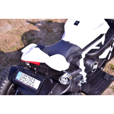 SUPER ŚCIGACZ 12 V, NOWOCZESNA  BRYŁA,  POMPOWANE KOŁA, GAZ W MANETCE, DWA SILNIKI/MOTOR-H