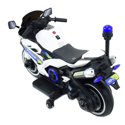 Motor policyjny z świecącym kogutem i syreną/A706-2