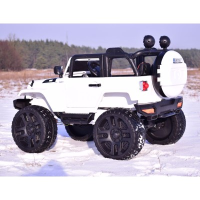 MEGA JEEP 4X4, MIĘKKIE KOŁA, MIĘKKIE SIEDZENIE,  FUNKCJA BUJANIA SUPER HIT/LT828