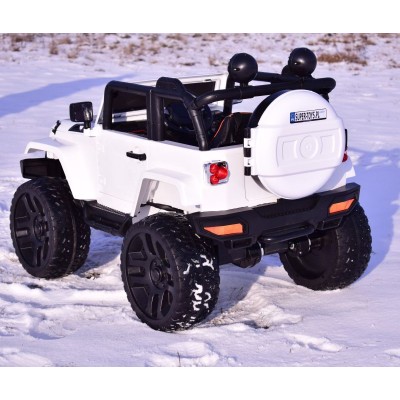 MEGA JEEP 4X4, MIĘKKIE KOŁA, MIĘKKIE SIEDZENIE,  FUNKCJA BUJANIA SUPER HIT/LT828